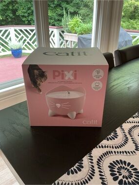 Catit Pixi Pink Cat Water Fountain — Gentle Hydration for Cats. GUC